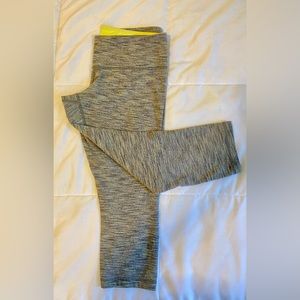 Lululemon leggings mid rise crop